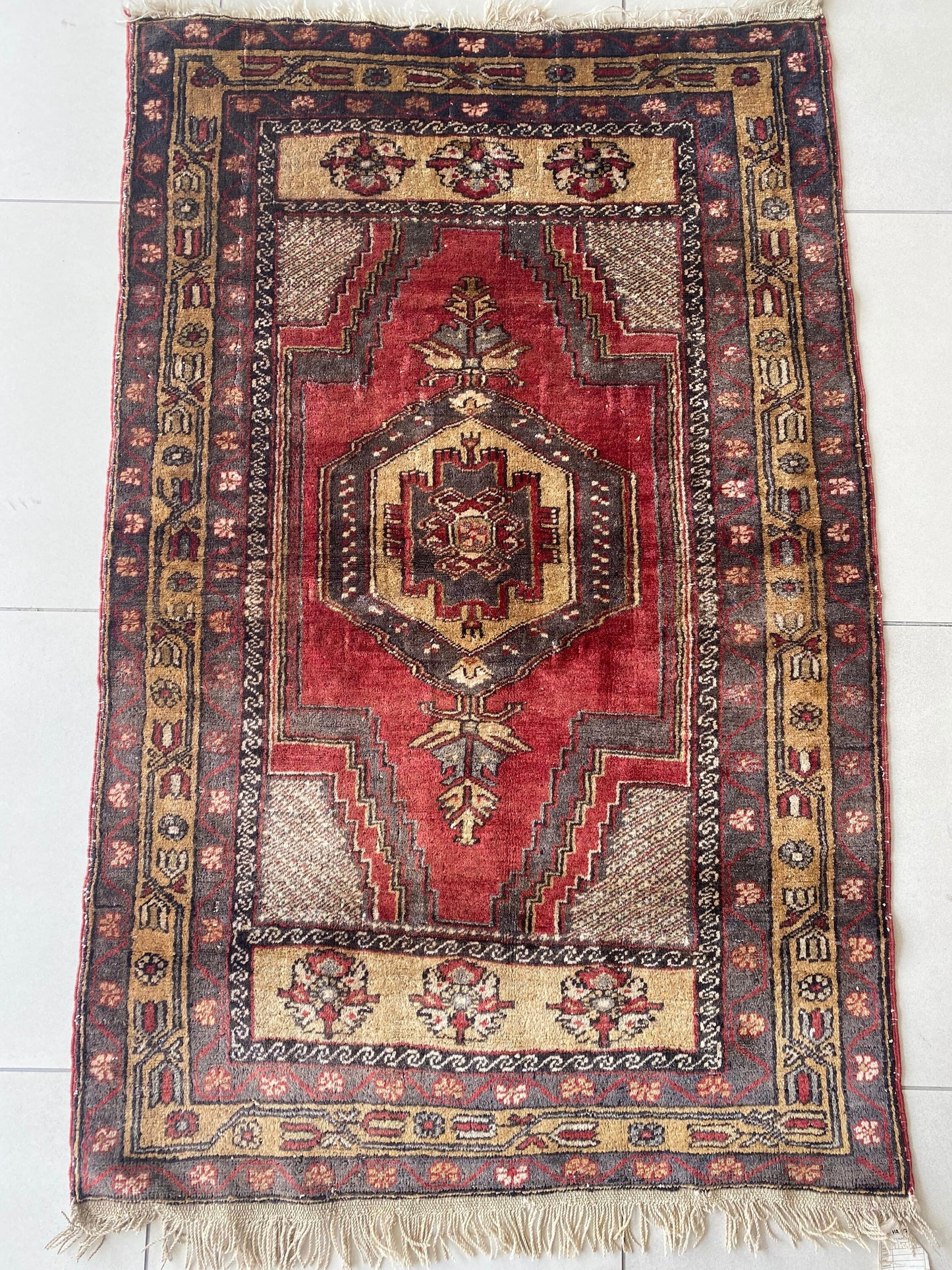 Vintage Yahyali Rug. Central Anatolian Rug. Turkish Rug. Oushak Rug. Kayseri Rug. Oriental Rug. 3x5 Rug