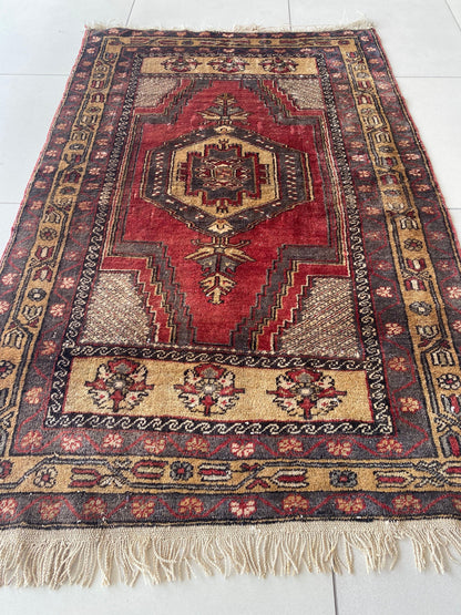 Vintage Yahyali Rug. Central Anatolian Rug. Turkish Rug. Oushak Rug. Kayseri Rug. Oriental Rug. 3x5 Rug